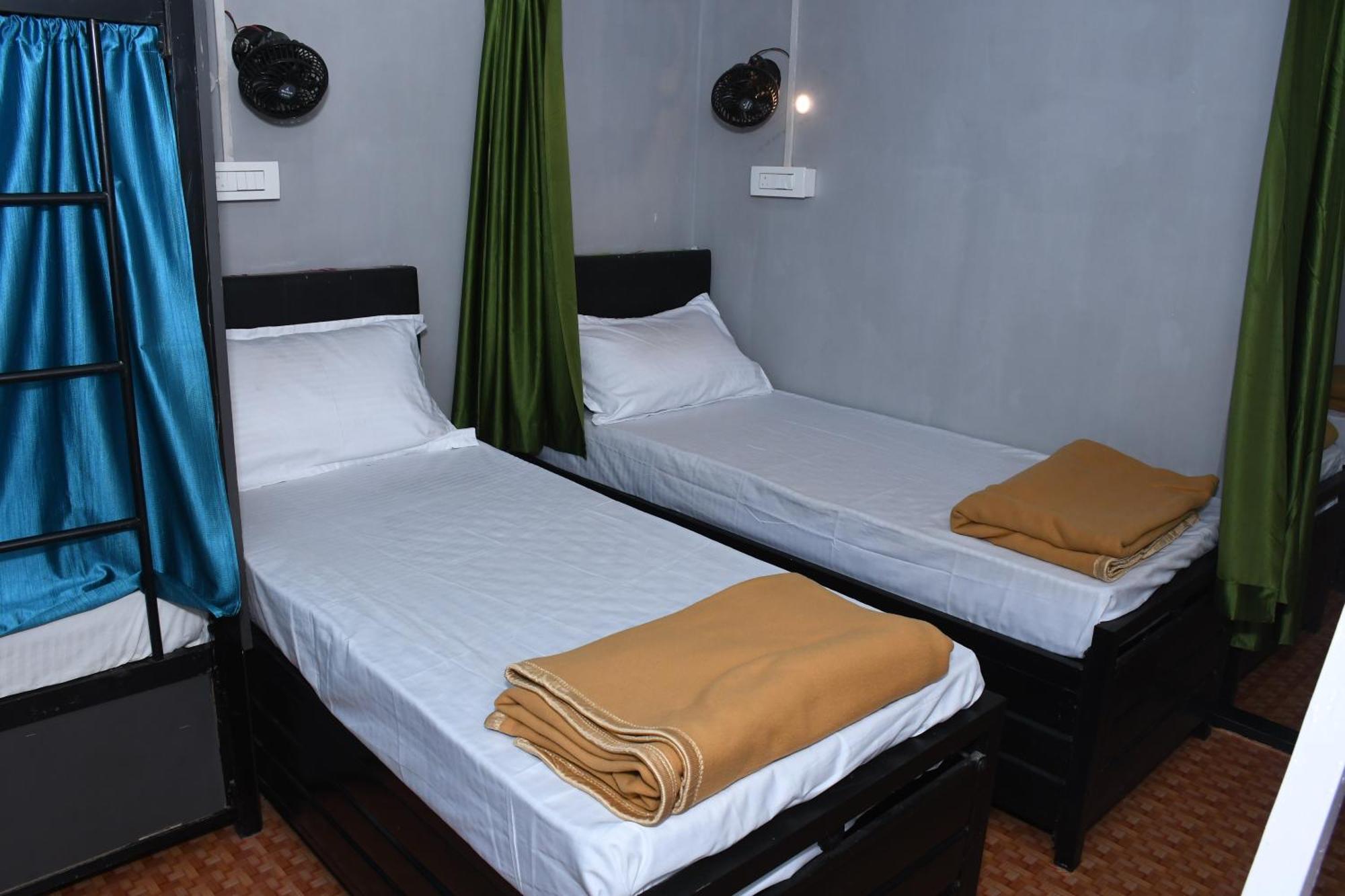 New Dormitory Afra 孟买 外观 照片