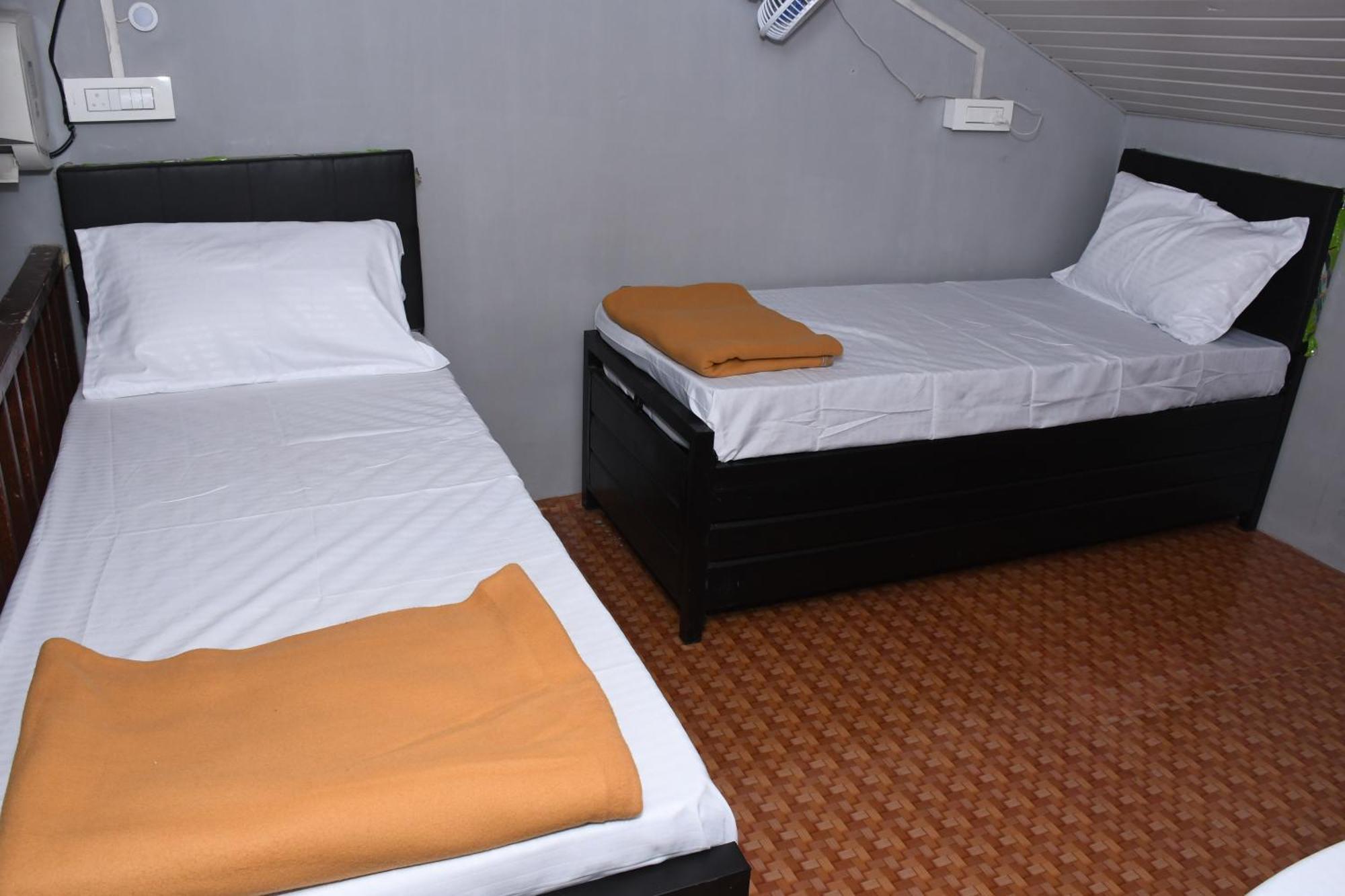 New Dormitory Afra 孟买 外观 照片