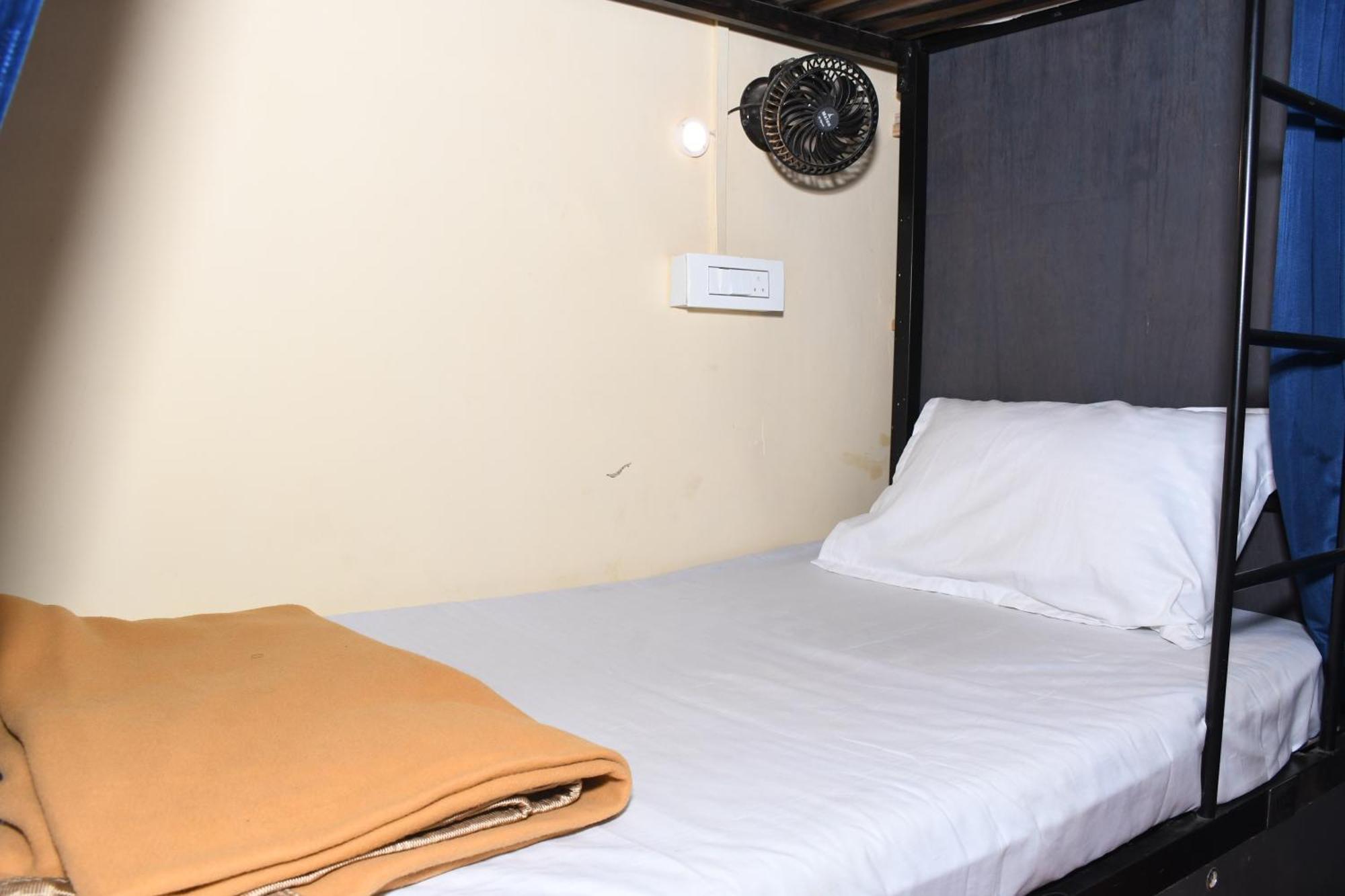 New Dormitory Afra 孟买 外观 照片