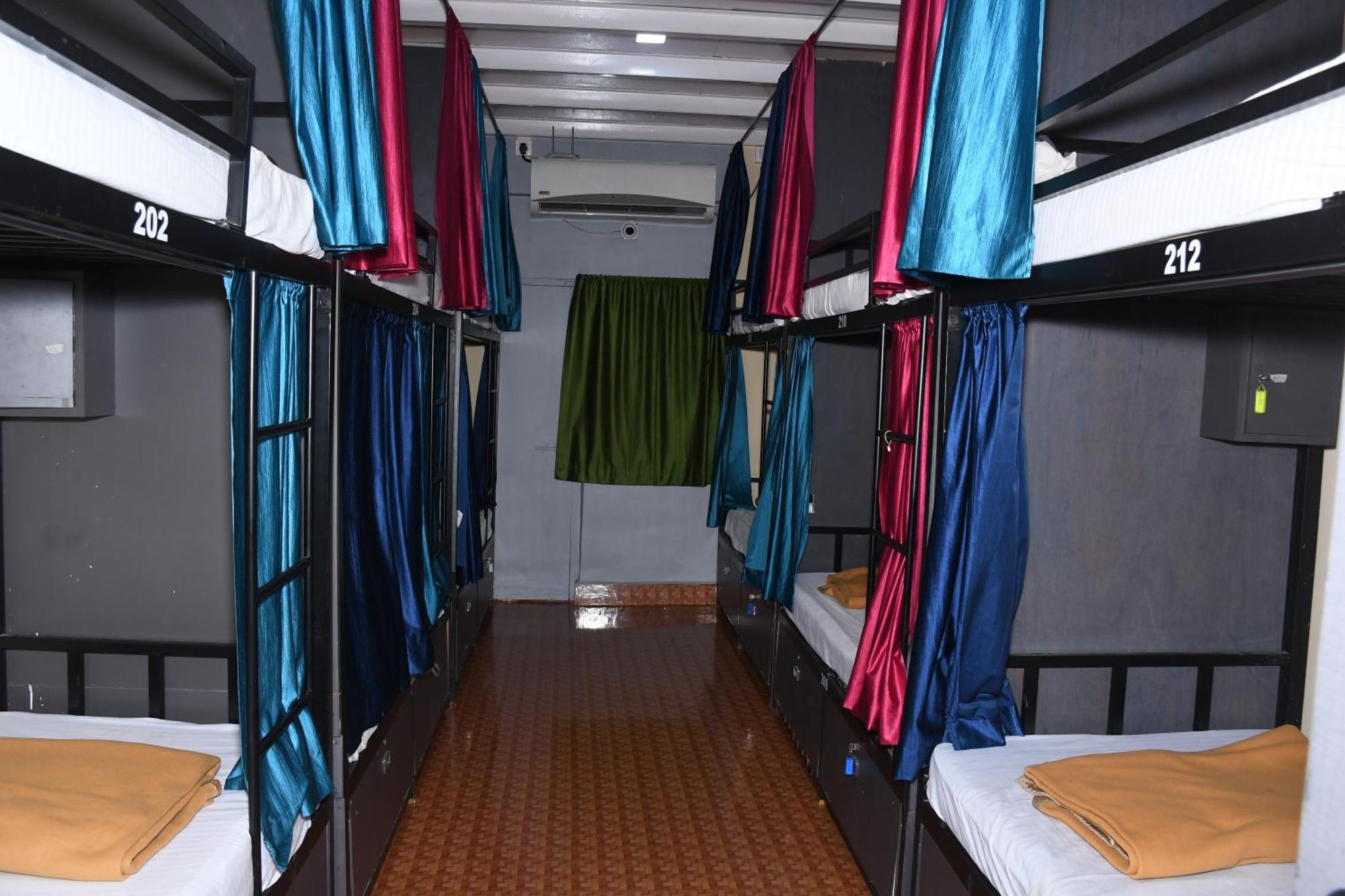New Dormitory Afra 孟买 外观 照片