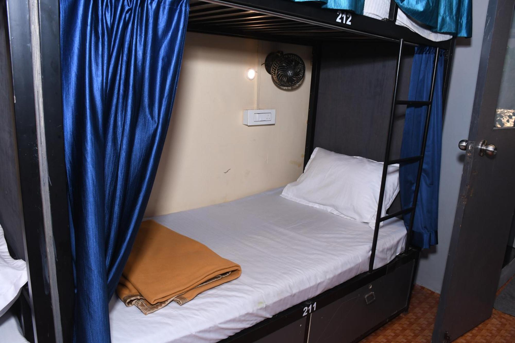 New Dormitory Afra 孟买 外观 照片